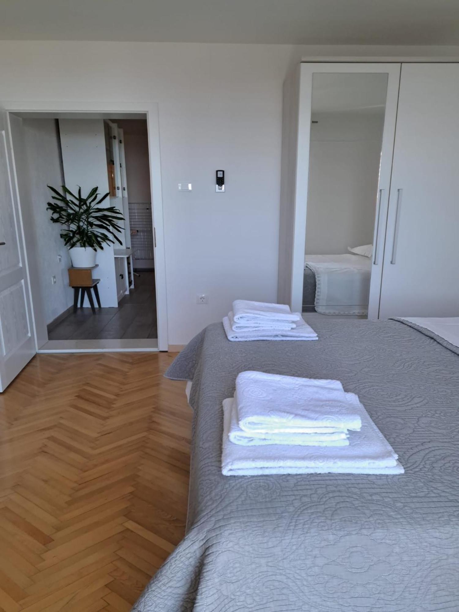 Apartman Adriatic Pavlinovic - Makarská Exteriér fotografie